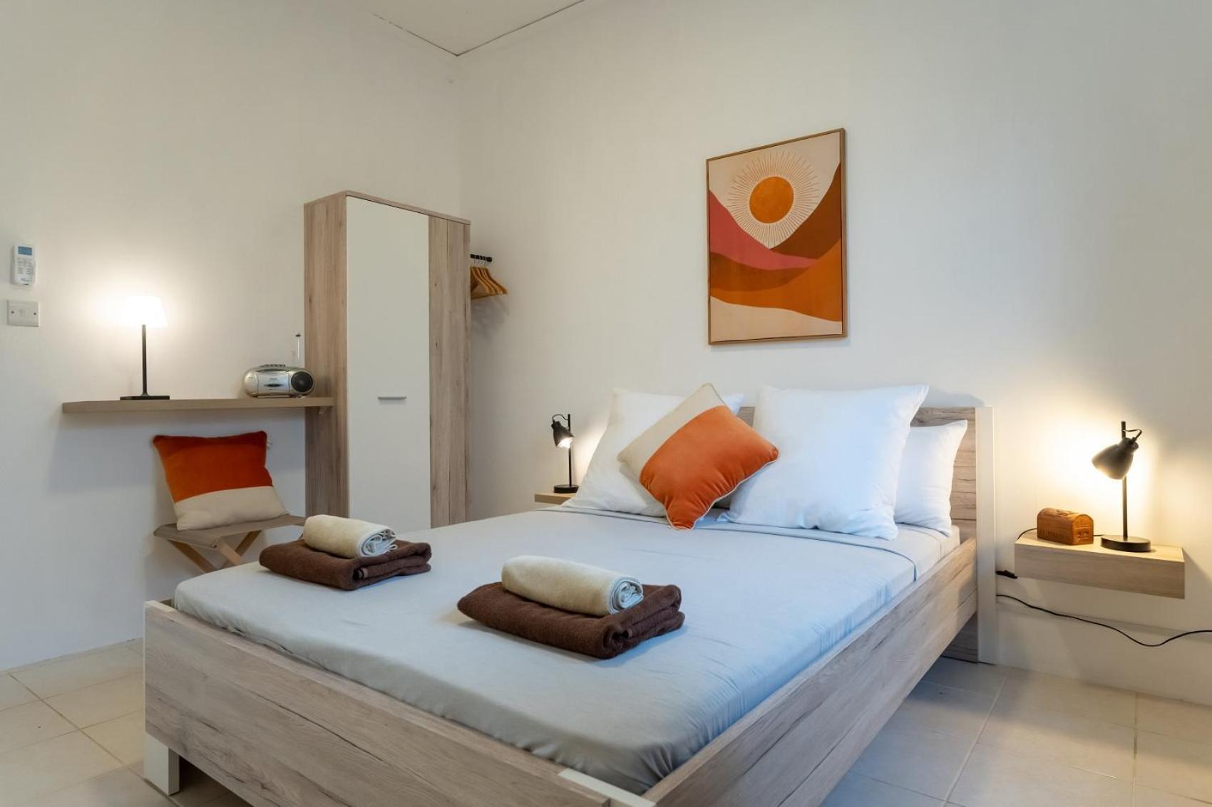 Apartment - A 300m De La