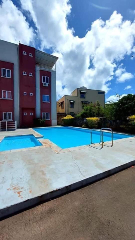 - A 300m De La Apartment *