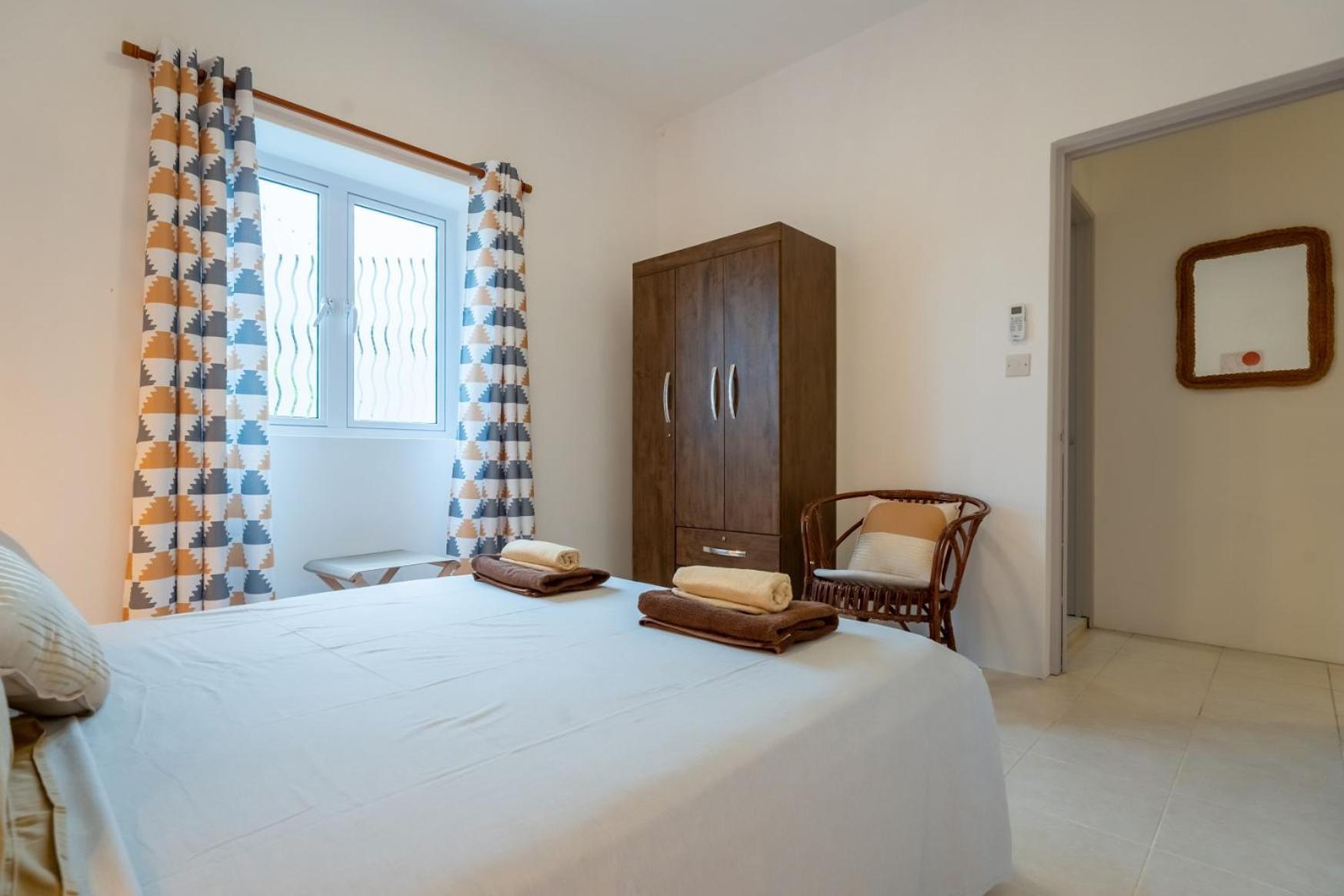 - A 300m De La Apartment *